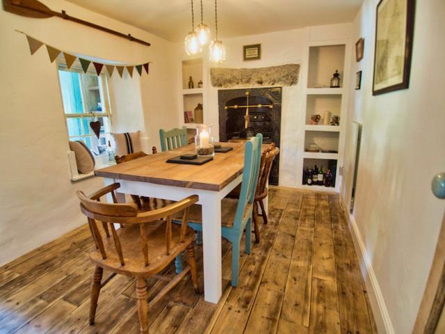 Knocker Cottage Is A 3 Bedroom Made Up Of 1 Double Bedroom And 2 Small Double Bedrooms In Small Village 10 Min To Beaches 坎伯恩 外观 照片