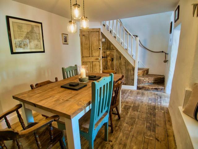Knocker Cottage Is A 3 Bedroom Made Up Of 1 Double Bedroom And 2 Small Double Bedrooms In Small Village 10 Min To Beaches 坎伯恩 外观 照片