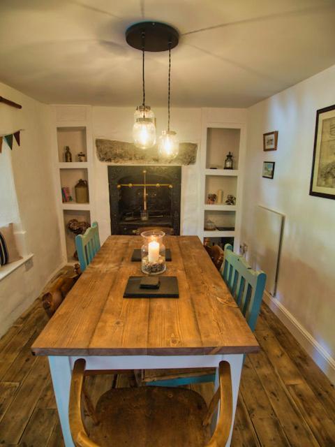 Knocker Cottage Is A 3 Bedroom Made Up Of 1 Double Bedroom And 2 Small Double Bedrooms In Small Village 10 Min To Beaches 坎伯恩 外观 照片