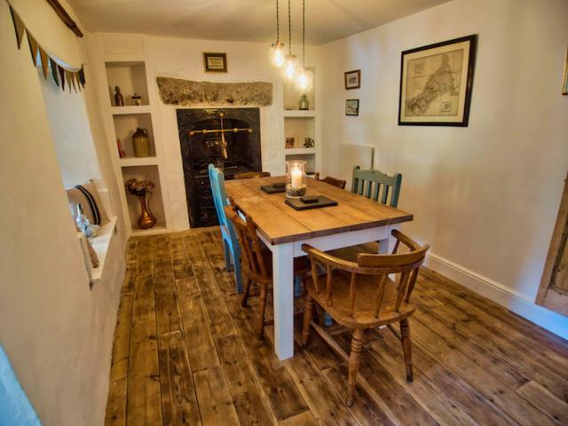 Knocker Cottage Is A 3 Bedroom Made Up Of 1 Double Bedroom And 2 Small Double Bedrooms In Small Village 10 Min To Beaches 坎伯恩 外观 照片