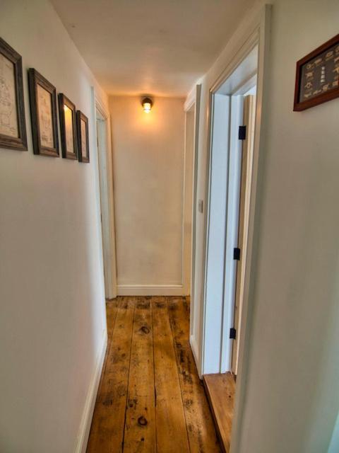 Knocker Cottage Is A 3 Bedroom Made Up Of 1 Double Bedroom And 2 Small Double Bedrooms In Small Village 10 Min To Beaches 坎伯恩 外观 照片